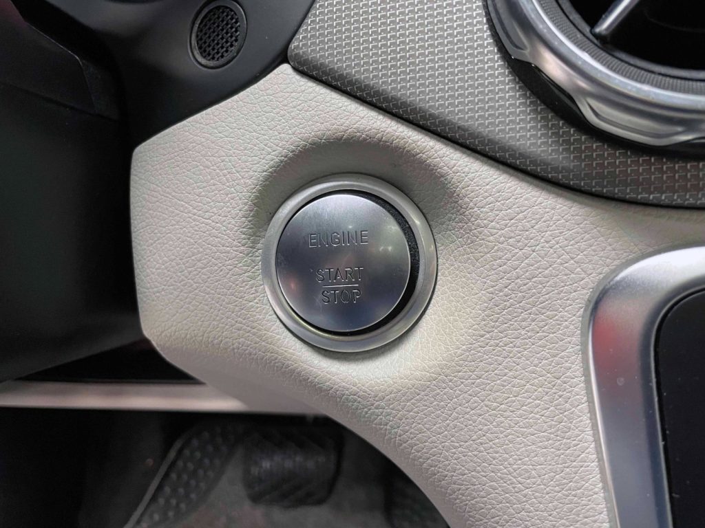 MERCEDES-BENZ GLA 220 PREMIUM 4MATIC AUTO - 43