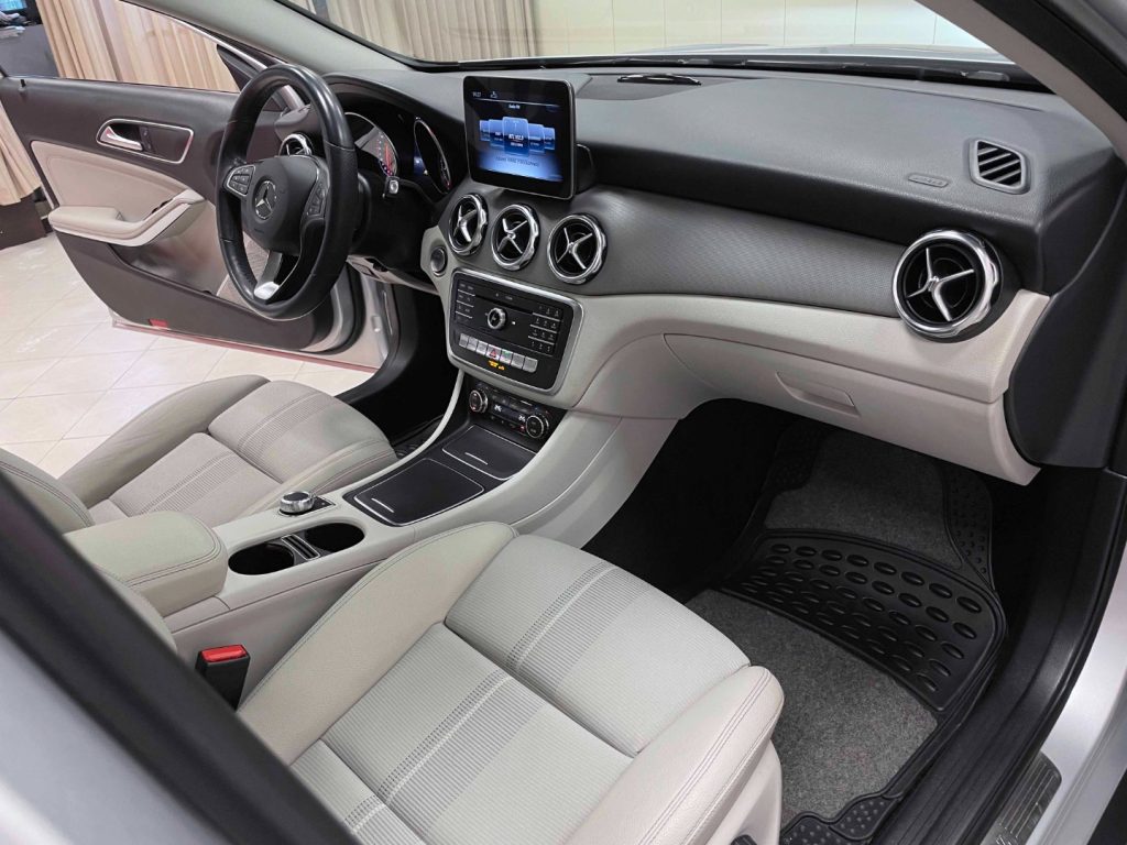 MERCEDES-BENZ GLA 220 PREMIUM 4MATIC AUTO - 50