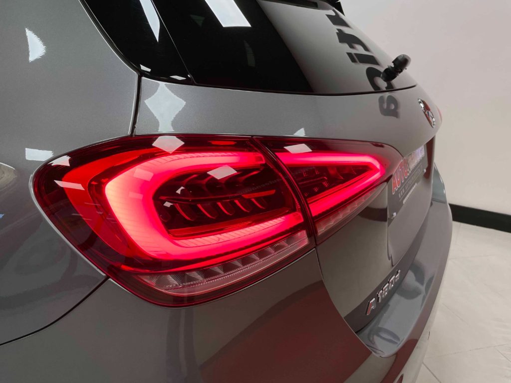 MERCEDES-BENZ A 180 D PREMIUM AUTO - 12