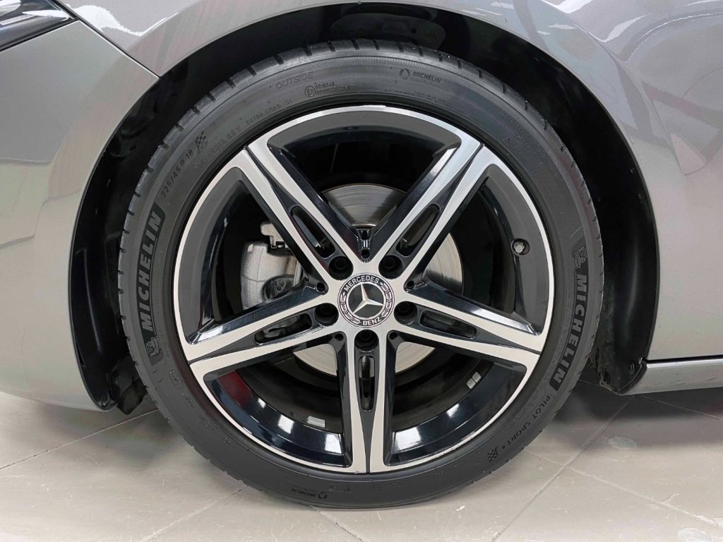 MERCEDES-BENZ A 180 D PREMIUM AUTO - 13