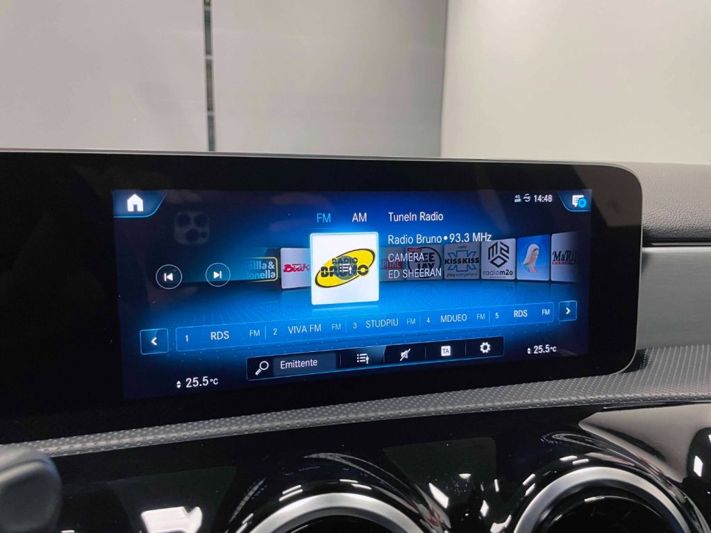 MERCEDES-BENZ A 180 D PREMIUM AUTO - 24