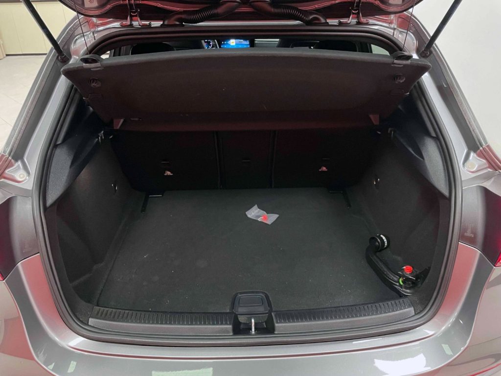 MERCEDES-BENZ A 180 D PREMIUM AUTO - 30