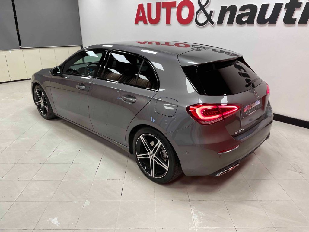 MERCEDES-BENZ A 180 D PREMIUM AUTO - 37