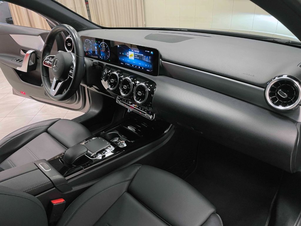 MERCEDES-BENZ A 180 D PREMIUM AUTO - 45