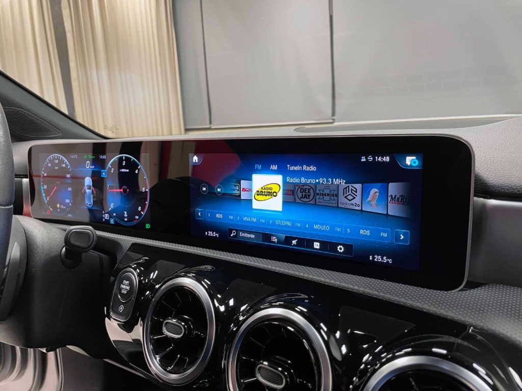 MERCEDES-BENZ A 180 D PREMIUM AUTO - 47