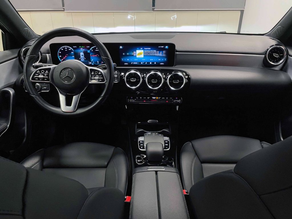 MERCEDES-BENZ A 180 D PREMIUM AUTO - 50