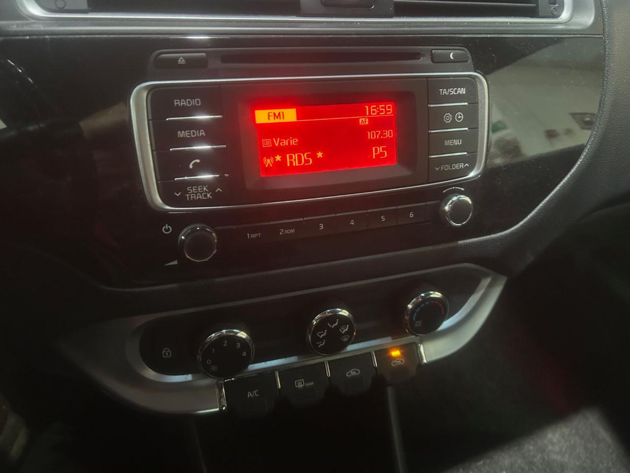 KIA Rio 1.2 CVVT 5p. ECO GPL Cool - 12