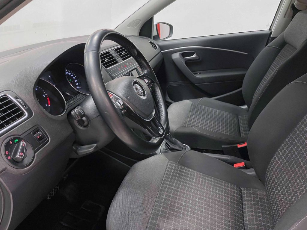 VOLKSWAGEN Polo 5P 1.4 TDI BM HiIGHLINE 90CV DSG - 40