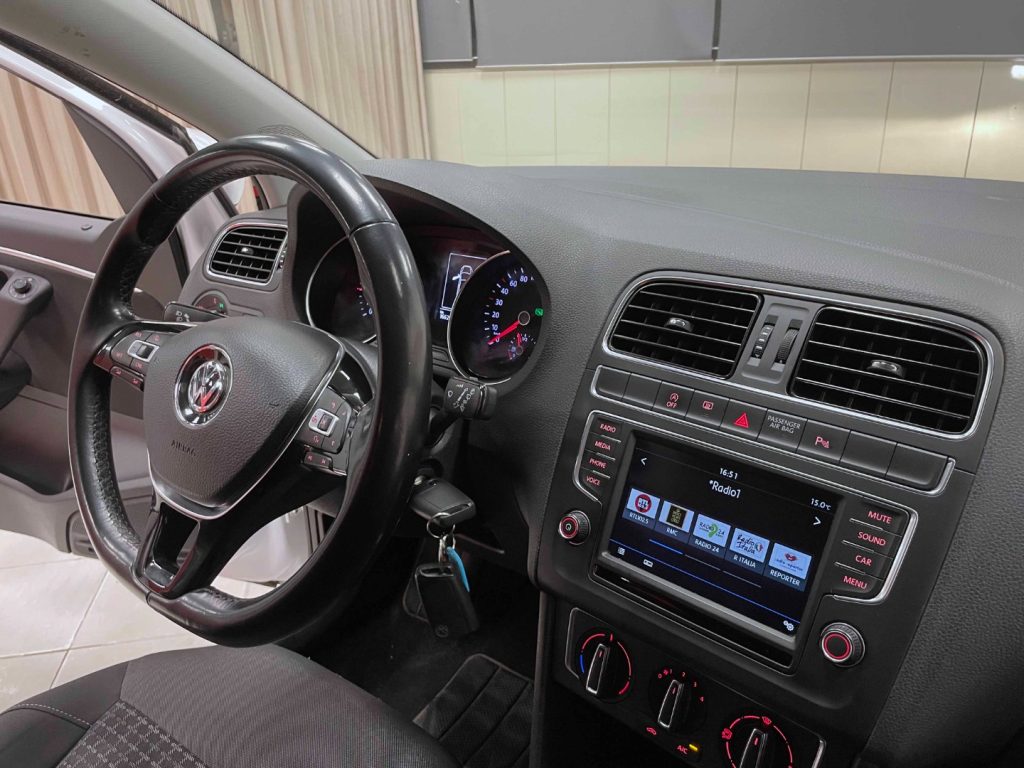 VOLKSWAGEN Polo 5P 1.4 TDI BM HiIGHLINE 90CV DSG - 42