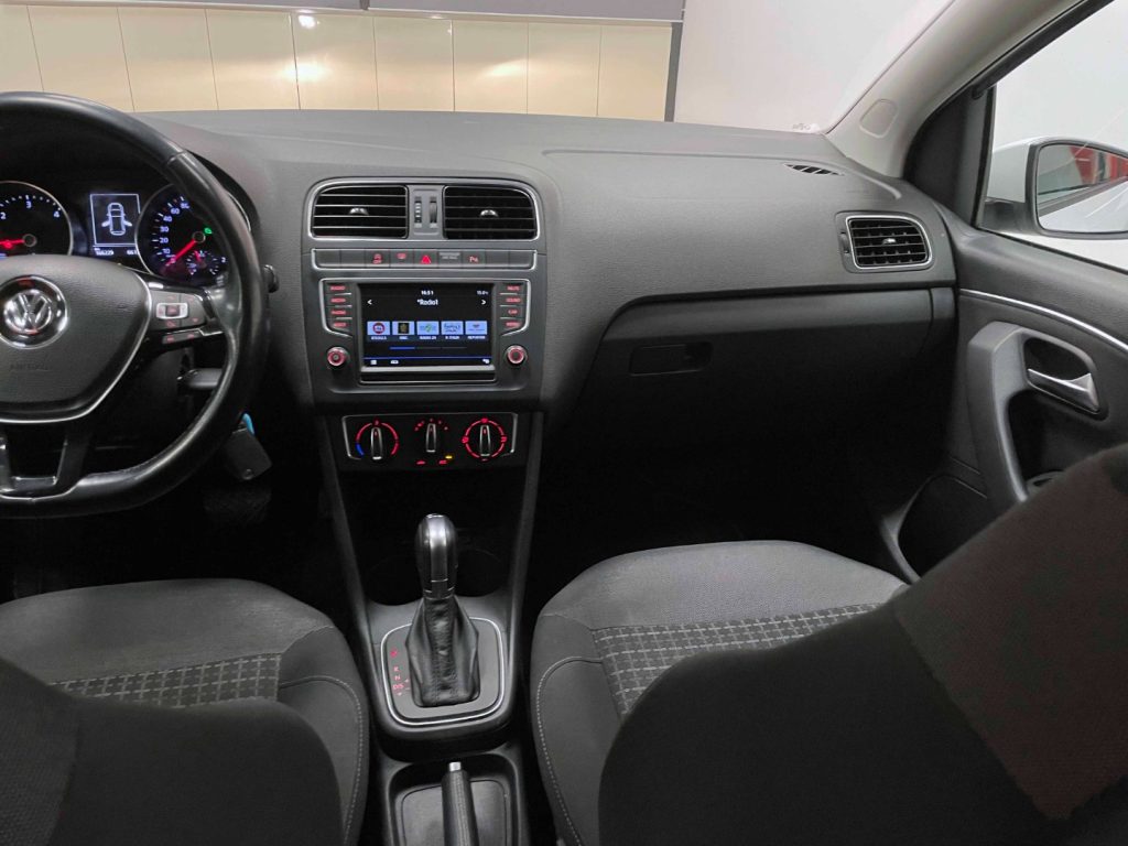 VOLKSWAGEN Polo 5P 1.4 TDI BM HiIGHLINE 90CV DSG - 48