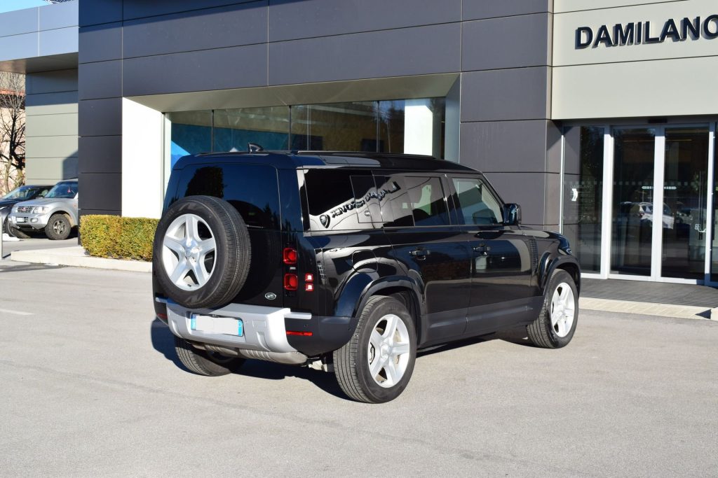 LAND ROVER Defender Defender 110 3.0D I6 200 CV AWD Auto SE - 8