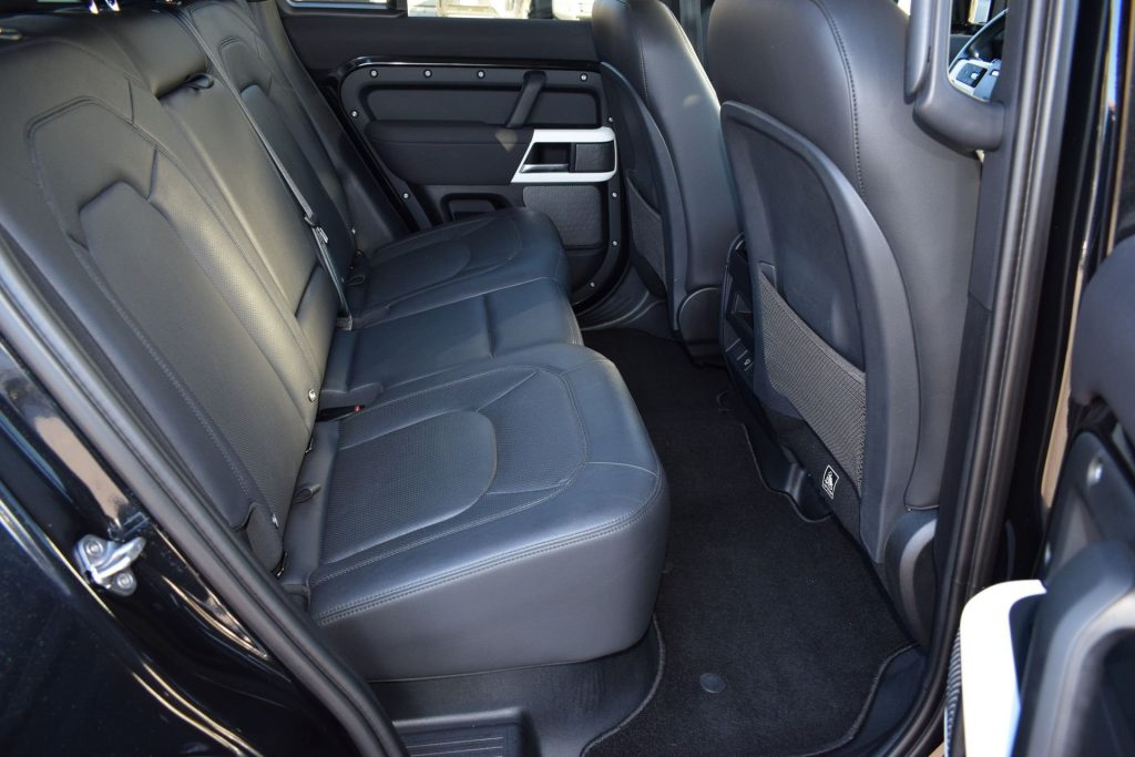 LAND ROVER Defender Defender 110 3.0D I6 200 CV AWD Auto SE - 25