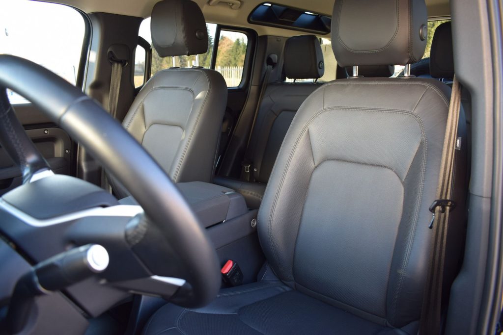 LAND ROVER Defender Defender 110 3.0D I6 200 CV AWD Auto SE - 17