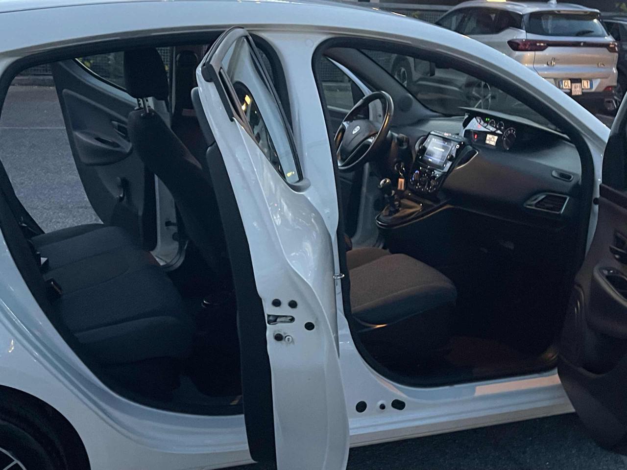 LANCIA Ypsilon 1.0 FireFly 5 porte S&S Hybrid Gold Plus - 6