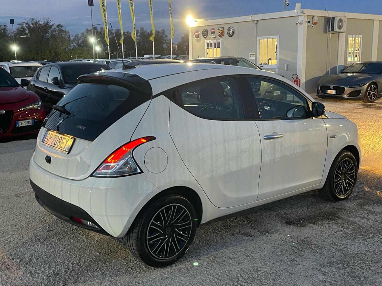 LANCIA Ypsilon 1.0 FireFly 5 porte S&S Hybrid Gold Plus - 14