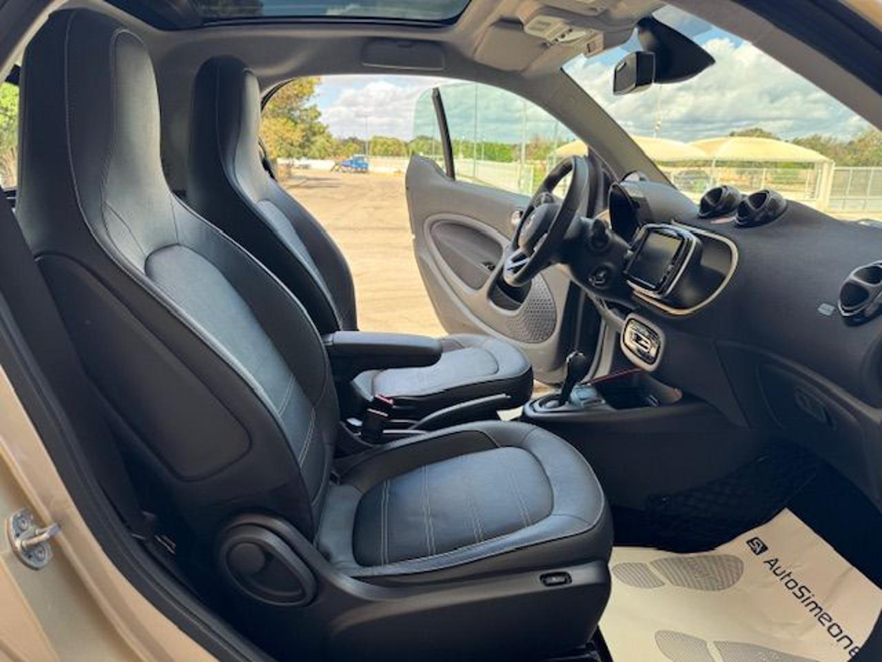 SMART ForTwo EQ Prime TETTO PAN-INTERNI IN PELLE-SEDILI RISCAL. - 10