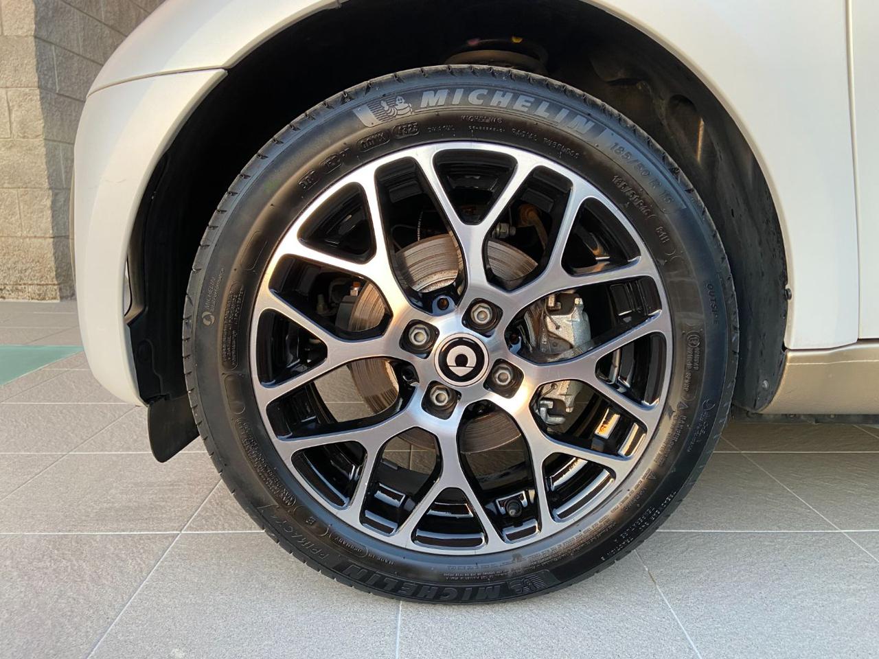 SMART ForTwo EQ Prime TETTO PAN-INTERNI IN PELLE-SEDILI RISCAL. - 21