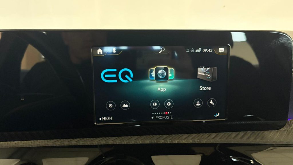 MERCEDES-BENZ A 250 e Automatic EQ-Power Business IVA ESPOSTA - 9