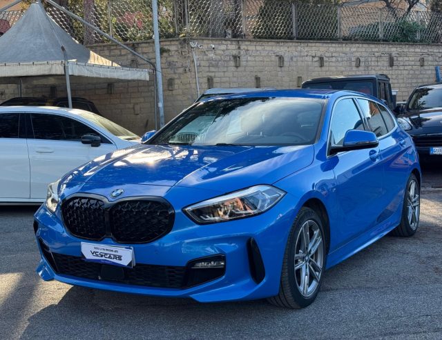 BMW 118 Blu pastello