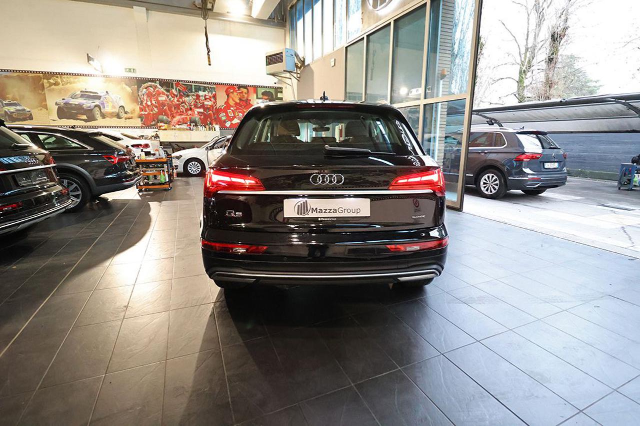 AUDI Q5 40 TDI Quattro S-Tronic Business - 8