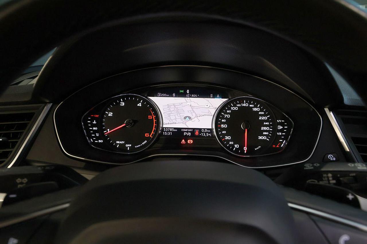 AUDI Q5 40 TDI Quattro S-Tronic Business - 35