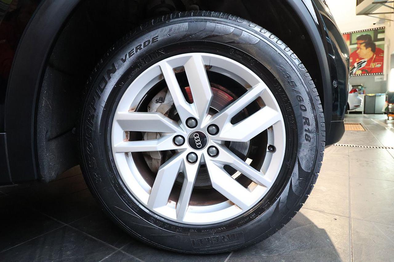 AUDI Q5 40 TDI Quattro S-Tronic Business - 6