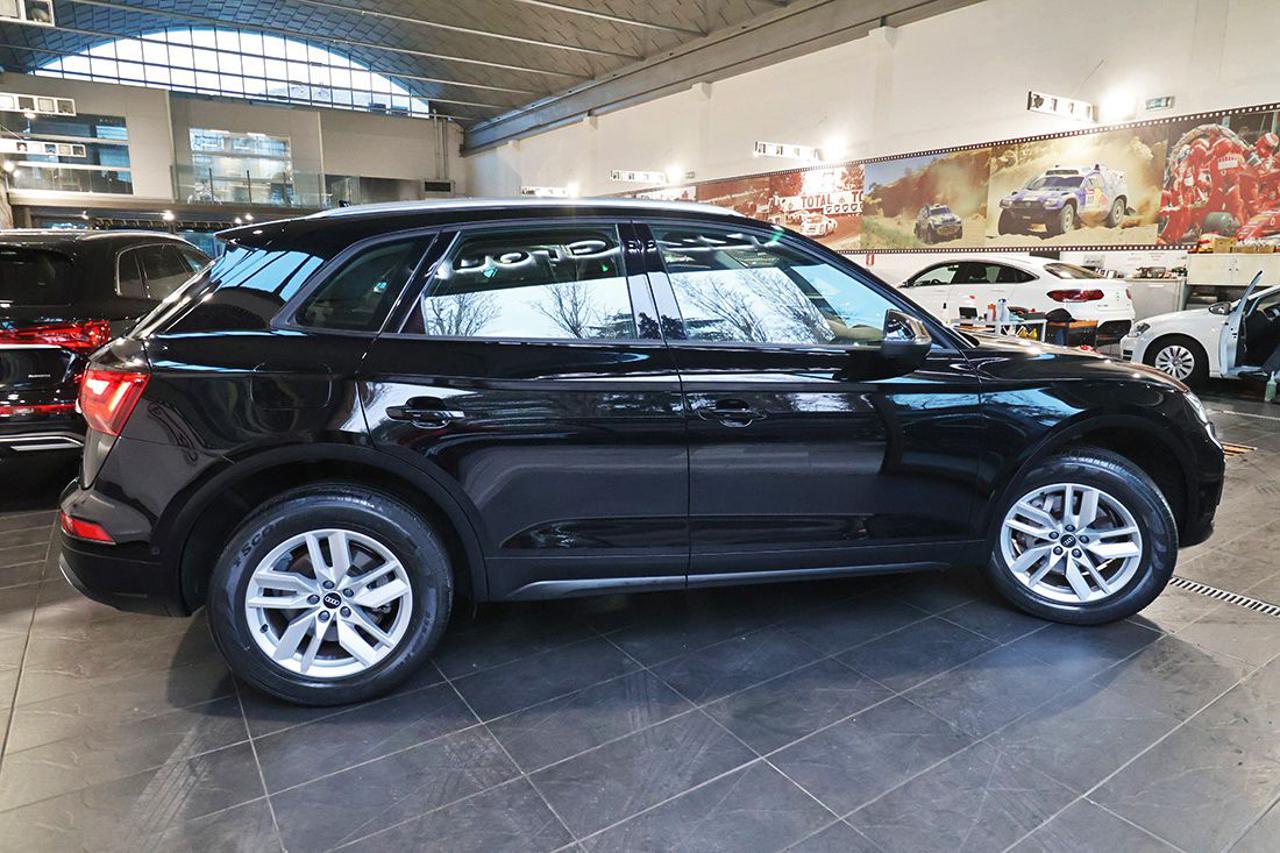AUDI Q5 40 TDI Quattro S-Tronic Business - 10