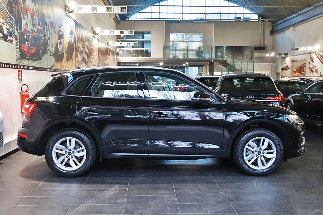 AUDI Q5 40 TDI Quattro S-Tronic Business - 2