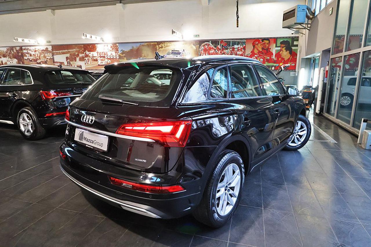 AUDI Q5 40 TDI Quattro S-Tronic Business - 9