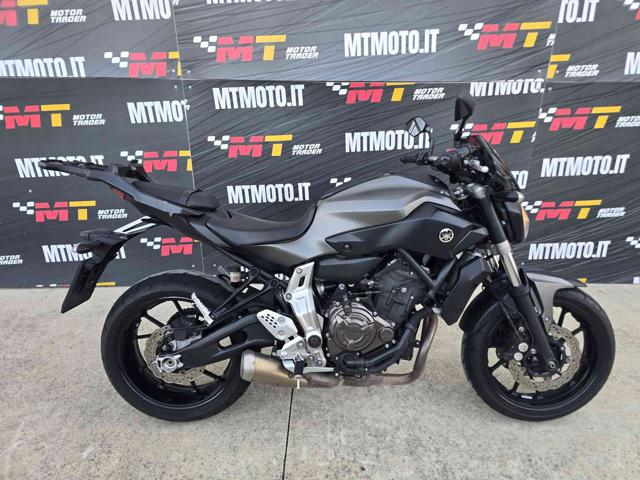 YAMAHA MT-07 Grigio scuro pastello