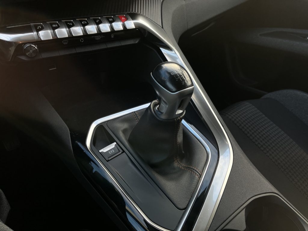 PEUGEOT 3008 1.5HDi 130 AUTOCARRO N1 - 14