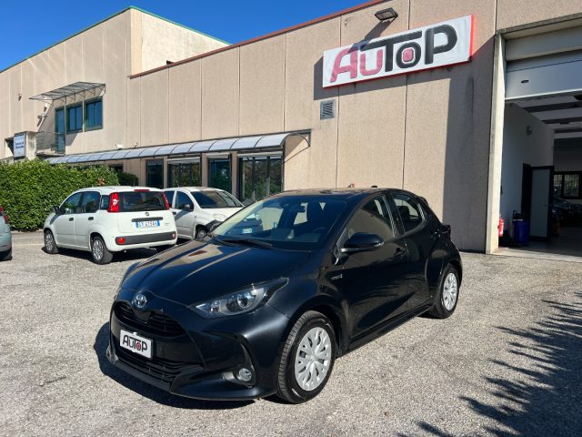 TOYOTA Yaris Nero pastello