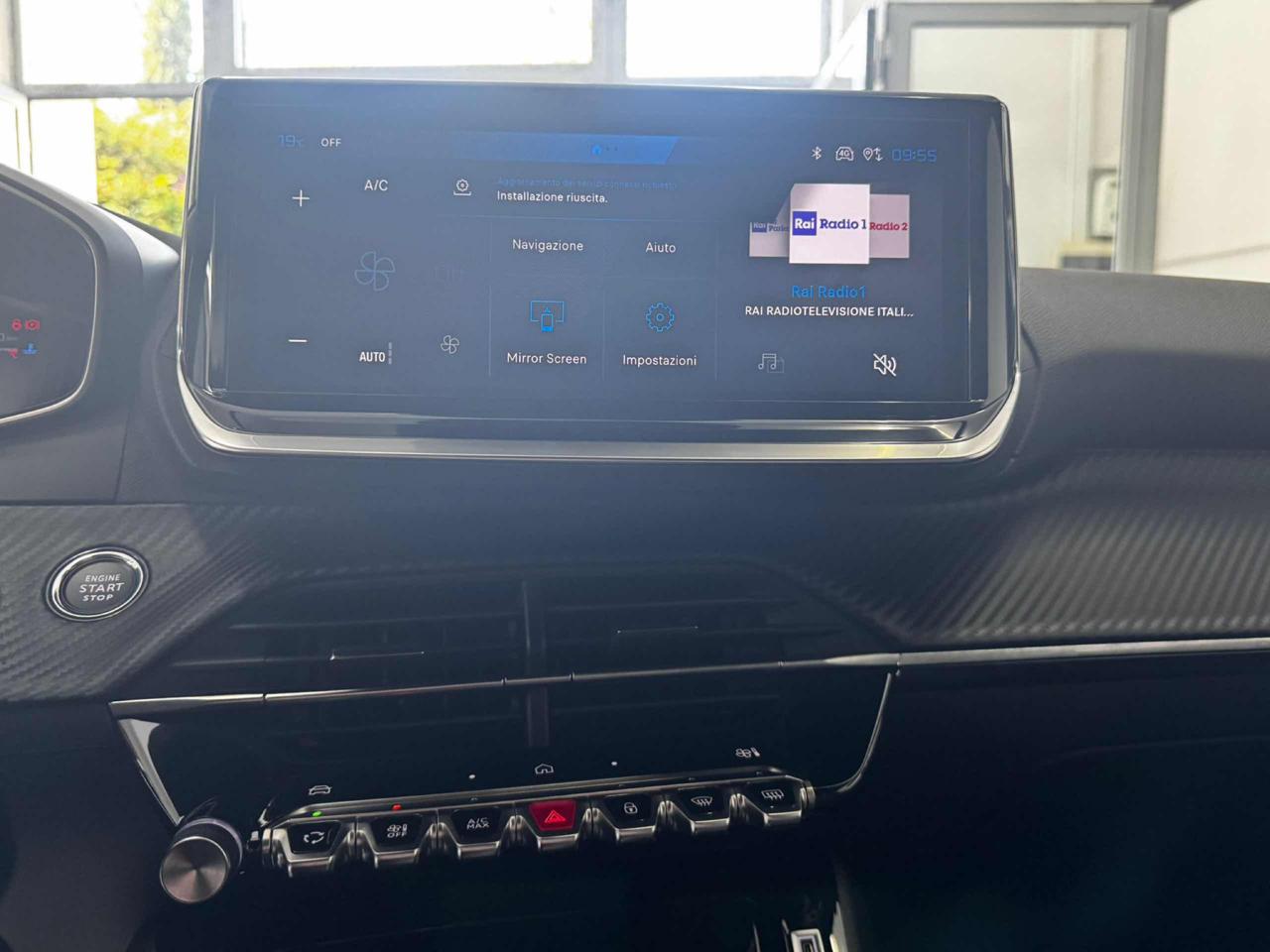 PEUGEOT 2008 Hybrid 145 e-DCS6 Allure - 66