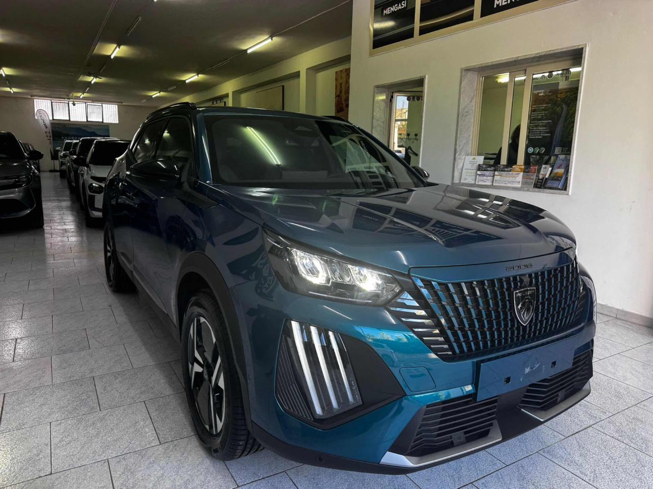 PEUGEOT 2008 Hybrid 145 e-DCS6 Allure - 20