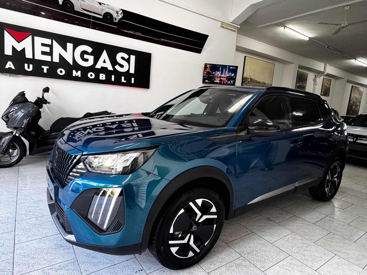 PEUGEOT 2008 Hybrid 145 e-DCS6 Allure - 4