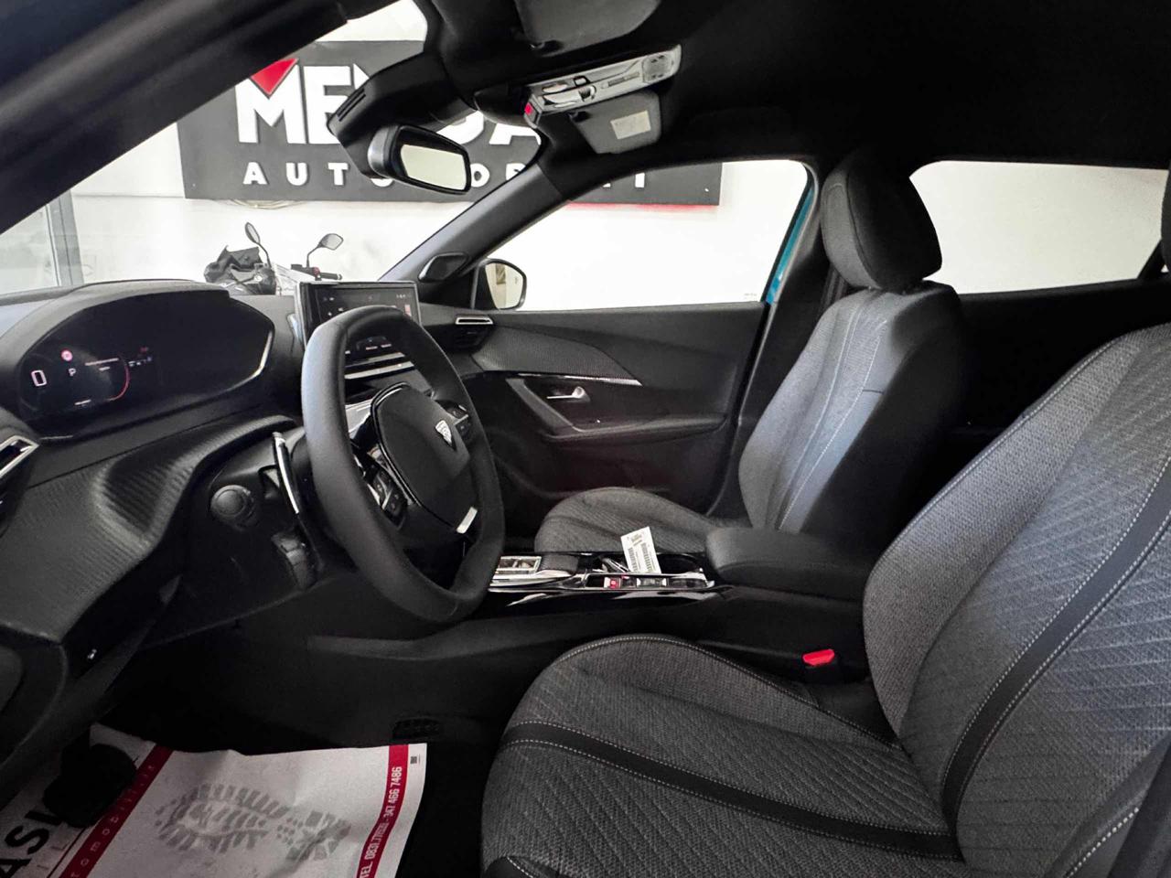 PEUGEOT 2008 Hybrid 145 e-DCS6 Allure - 18