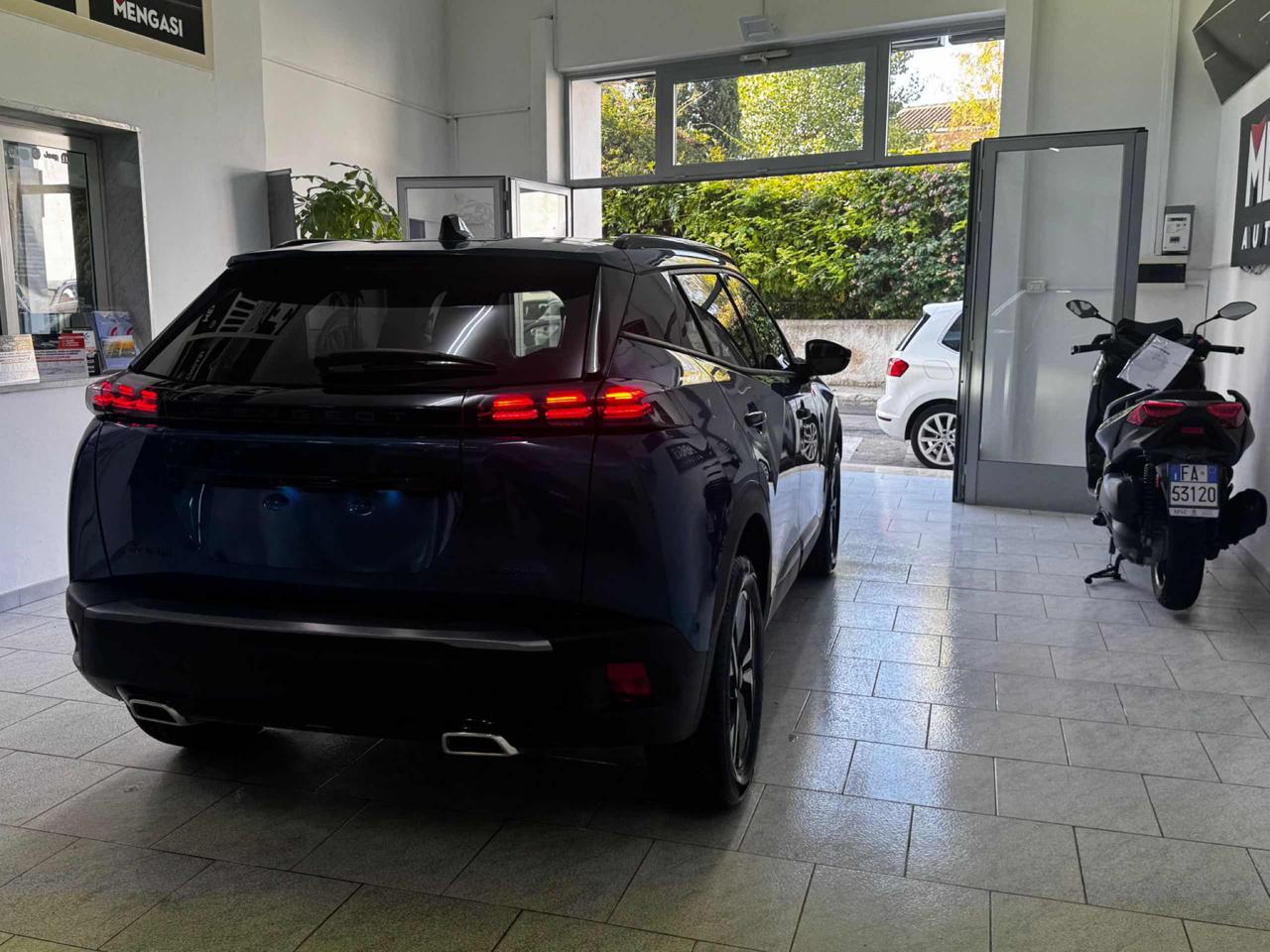 PEUGEOT 2008 Hybrid 145 e-DCS6 Allure - 41