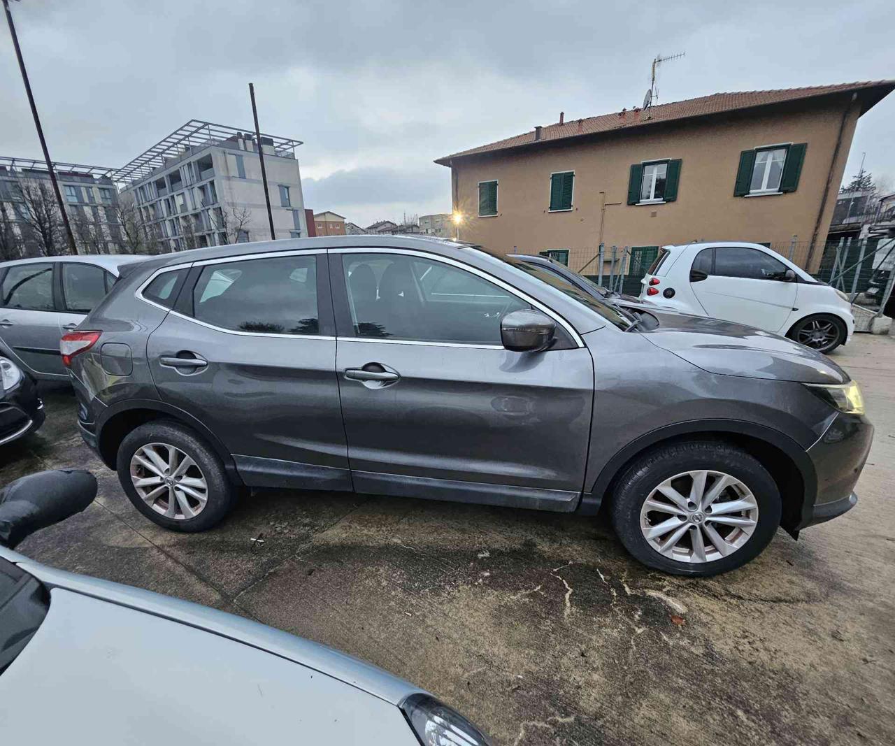 NISSAN Qashqai 1.2 DIG-T Tekna - 4