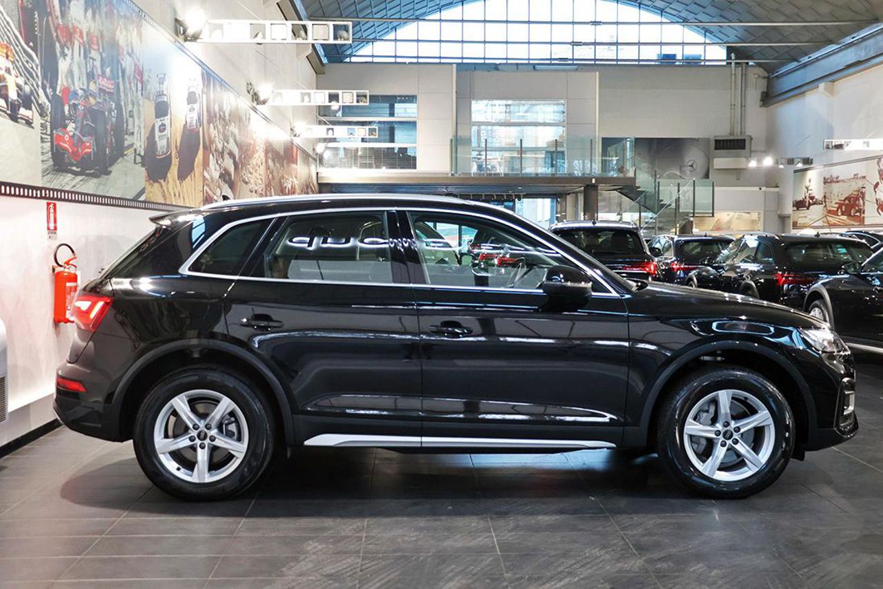 AUDI Q5 40 TDI Quattro S-Tronic Business Advanced - 2