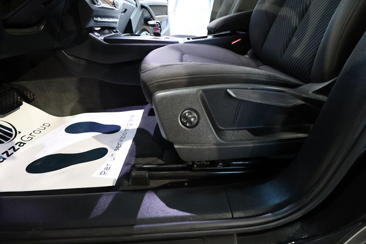 AUDI Q5 40 TDI Quattro S-Tronic Business Advanced - 42