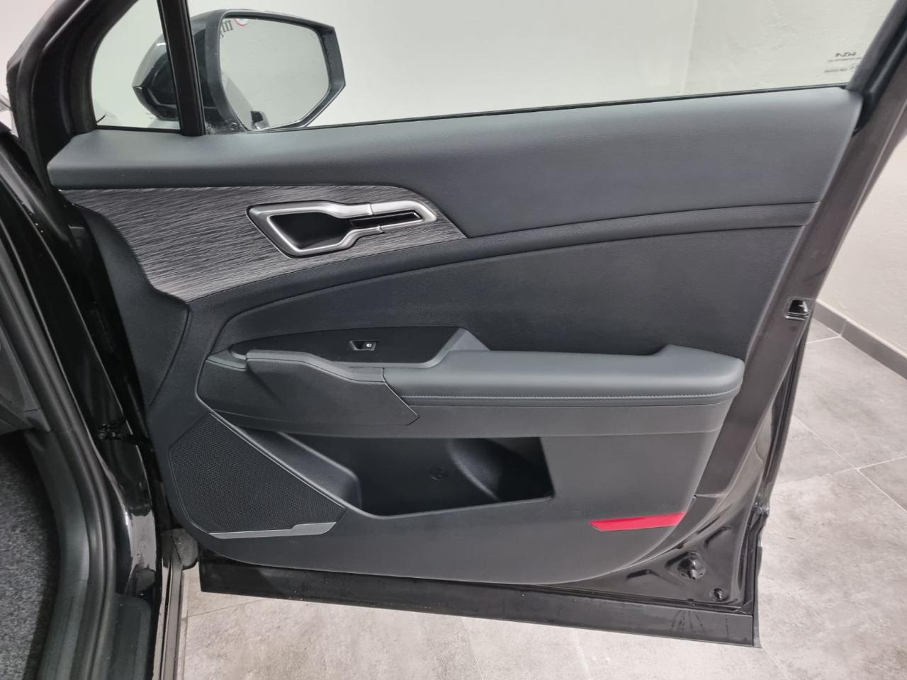 KIA Sportage 1.6 TGDi HEV AT STYLE - 27