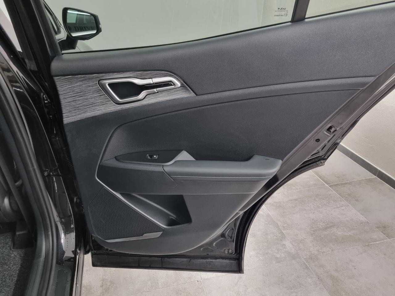 KIA Sportage 1.6 TGDi HEV AT STYLE - 25