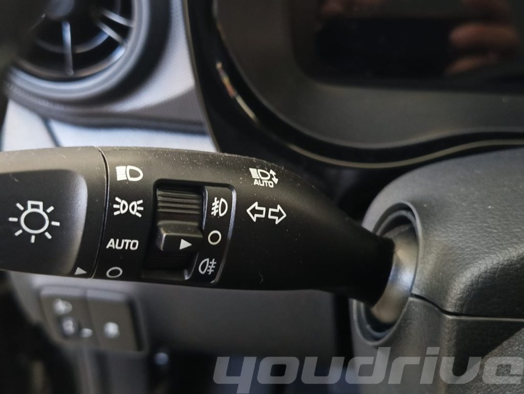 HYUNDAI i10 / 1.0 MPI Connectline MY 25 KM0 - 13