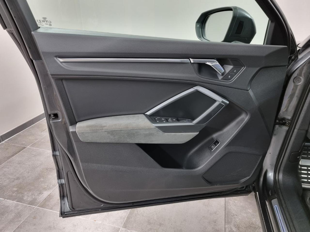 AUDI Q3 SPB 35 TDI S tronic S LINE edition - 34