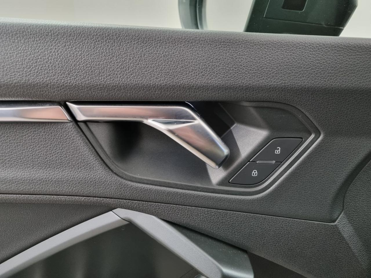 AUDI Q3 SPB 35 TDI S tronic S LINE edition - 23