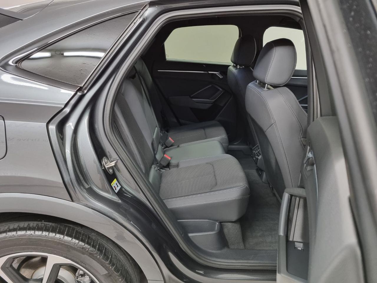 AUDI Q3 SPB 35 TDI S tronic S LINE edition - 21