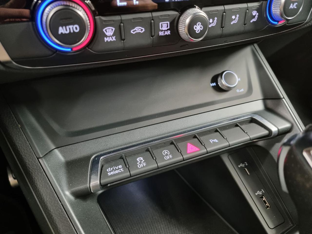 AUDI Q3 SPB 35 TDI S tronic S LINE edition - 18