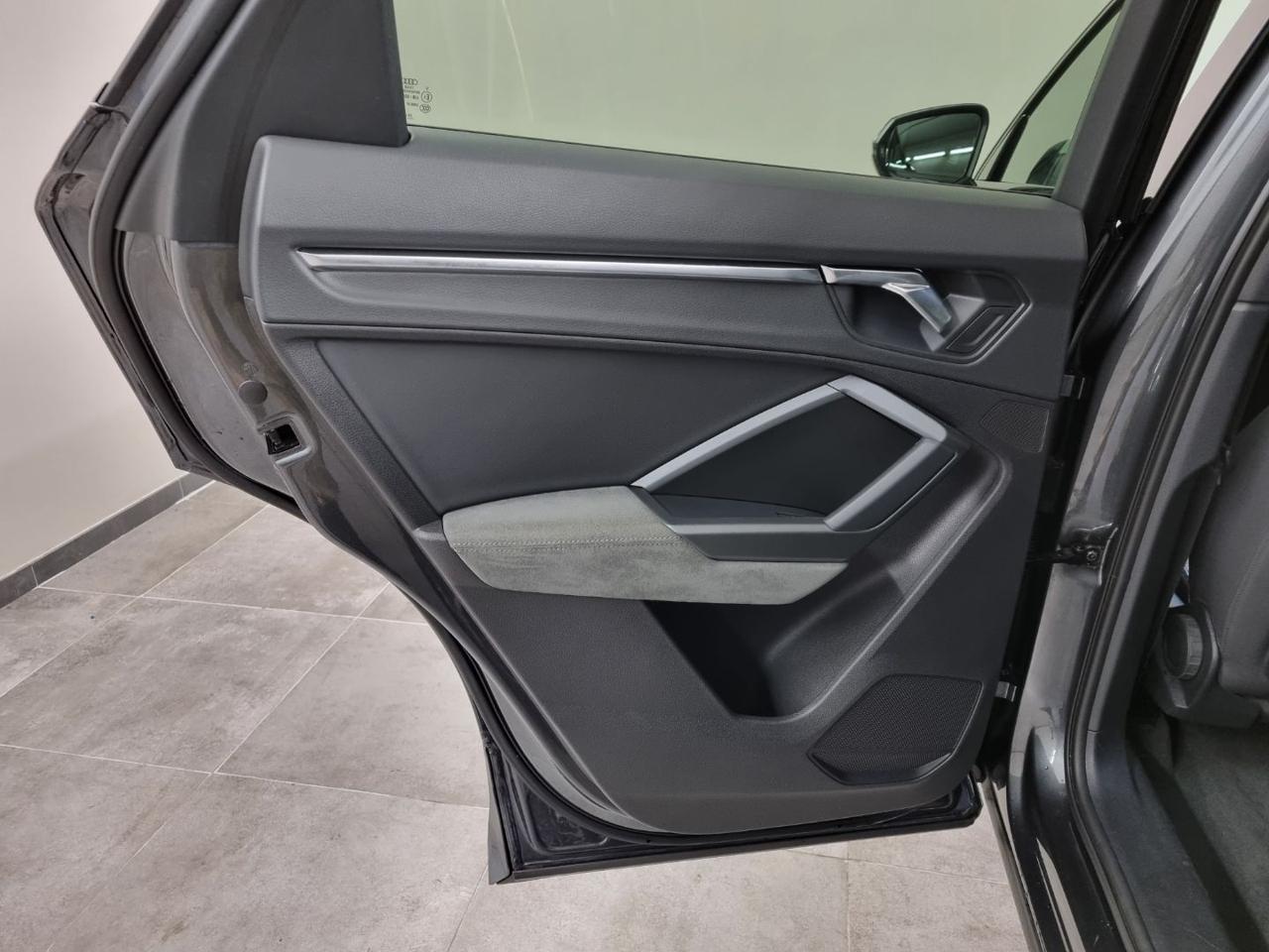 AUDI Q3 SPB 35 TDI S tronic S LINE edition - 35