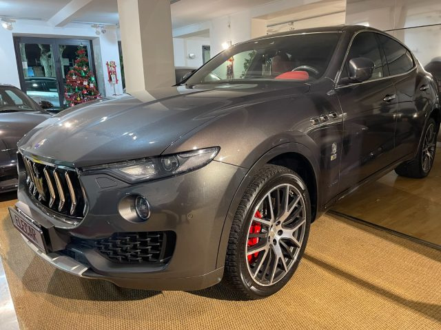 MASERATI Levante Grigio scuro metallizzato