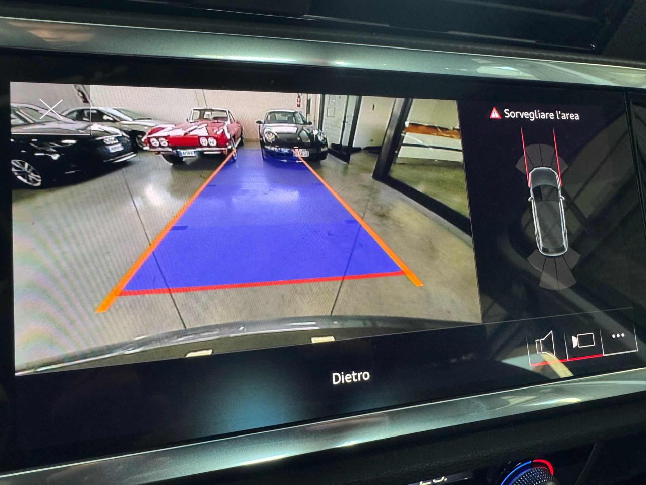 AUDI Q3 40 TDI quattro S tronic Business - 16